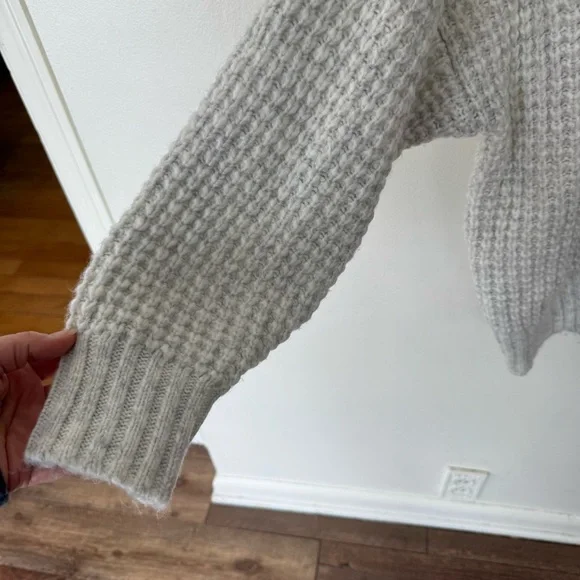 American Eagle grey chunky knit cozy v neck sweater size XL - Picture 5 of 9